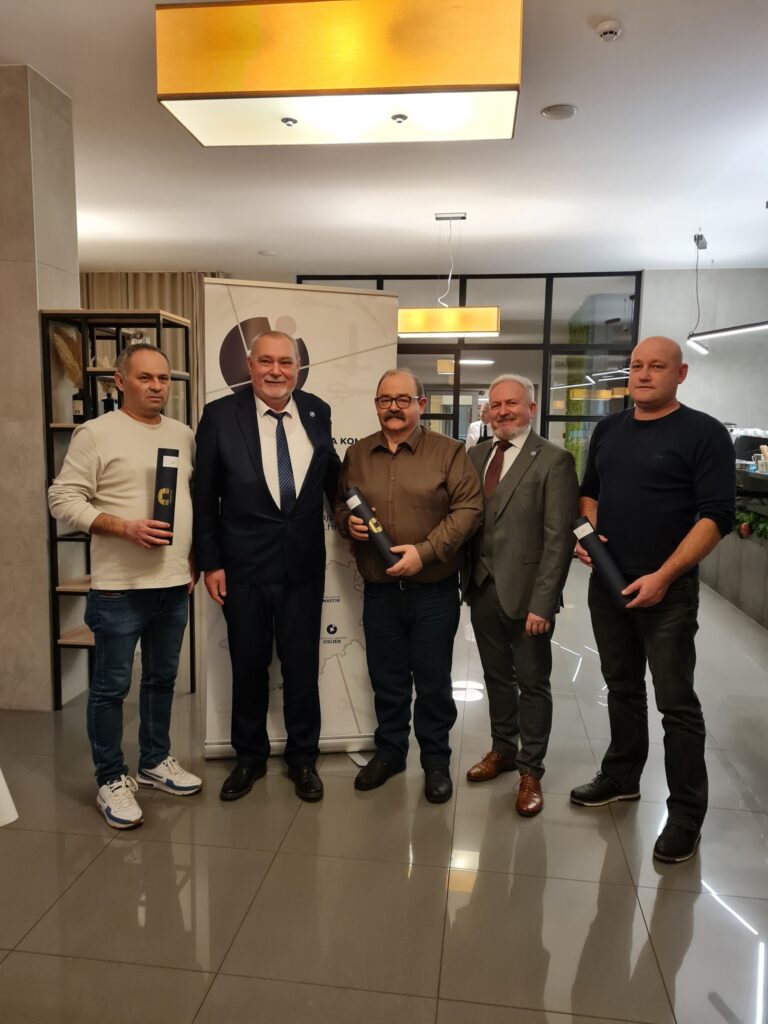 Obrtnicima iz Udruženja obrtnika Đakovo dodijeljena Povelja komore